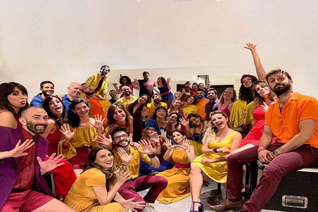 Capua, al Ricciardi ‘Le mani avanti’: il coro a cappella che canta Sinatra e Michael Jackson