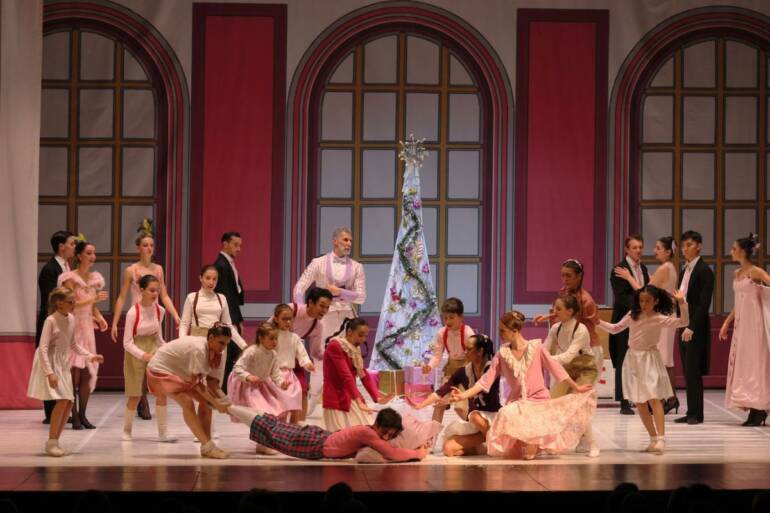 Napoli, al Teatro Politeama in scena ‘Lo Schiaccianoci’ del Balletto di Milano