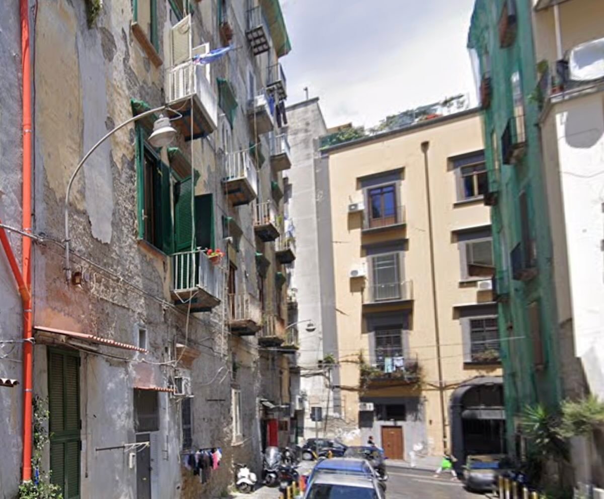 Mistero su cadavere 61enne trovato a Materdei, Napoli