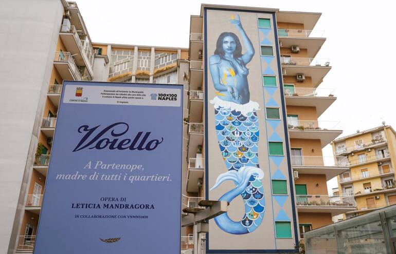 All’Arenella il murale che  celebra l’orgoglio napoletano MIEZ’A VIA