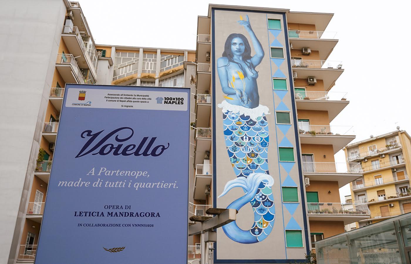 Murale glorifica l’orgoglio napoletano all’Arenella: MIEZ’A VIA