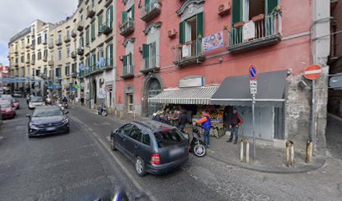 Banda del buco colpisce tabaccheria di via Salvator Rosa a Napoli