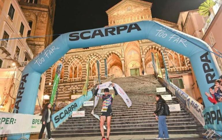 Ad Amalfi l’Urban Night Race: lo spettacolare trail in notturna tra i più belli d’Italia