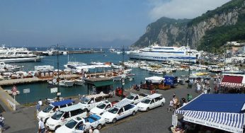 Capri, aliscafo urta banchina, nessun ferito