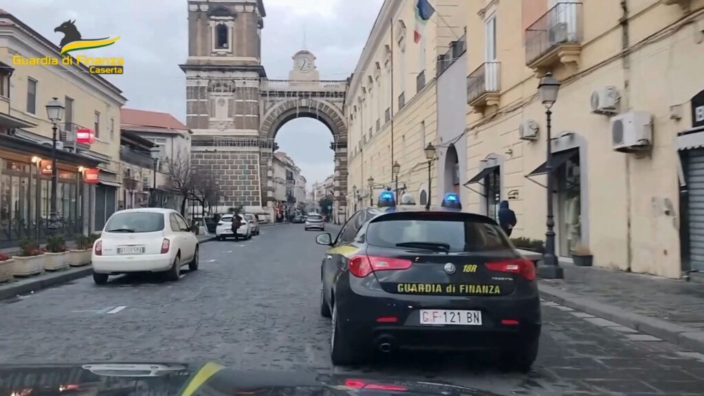 Campania, scoperta la grande truffa del Decreto Rilancio: 6 arresti e altri 77 indagati