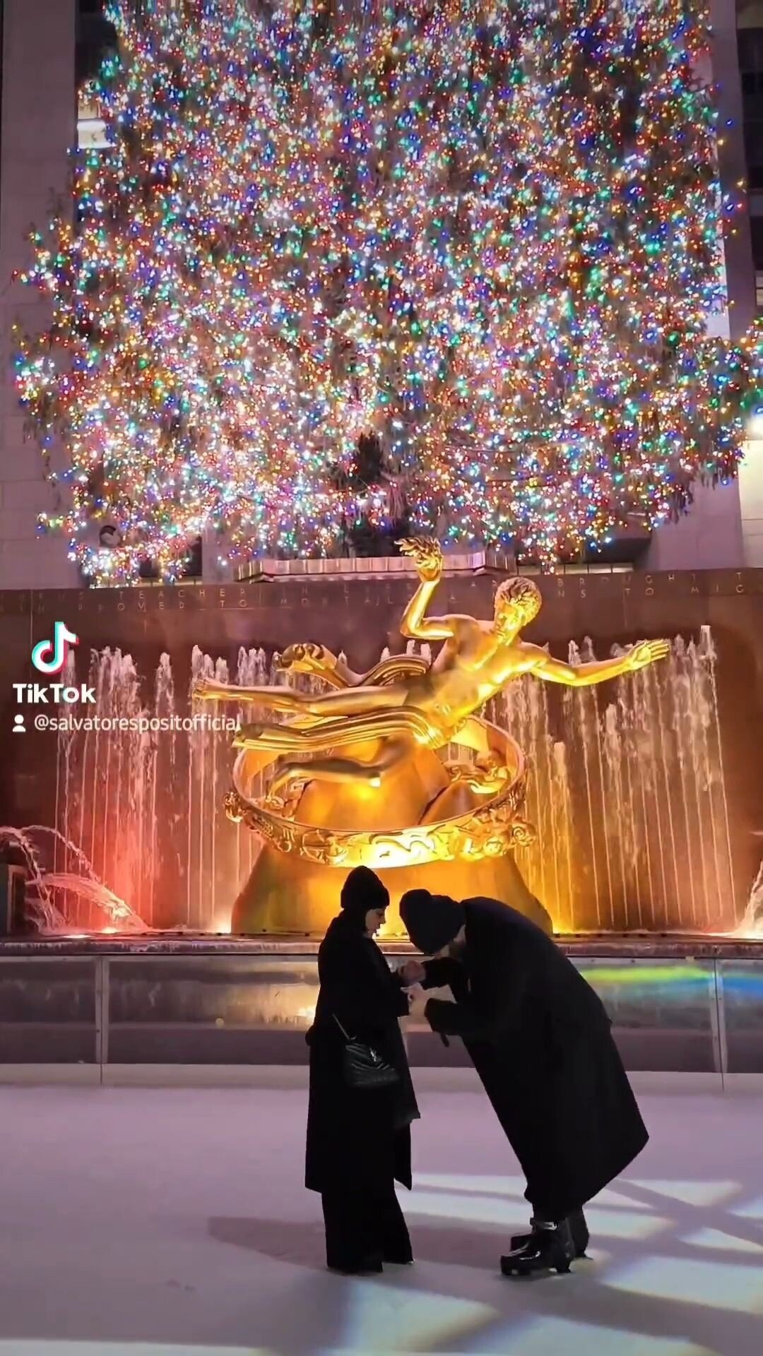 La proposta di matrimonio di Salvatore Esposito VIDEO