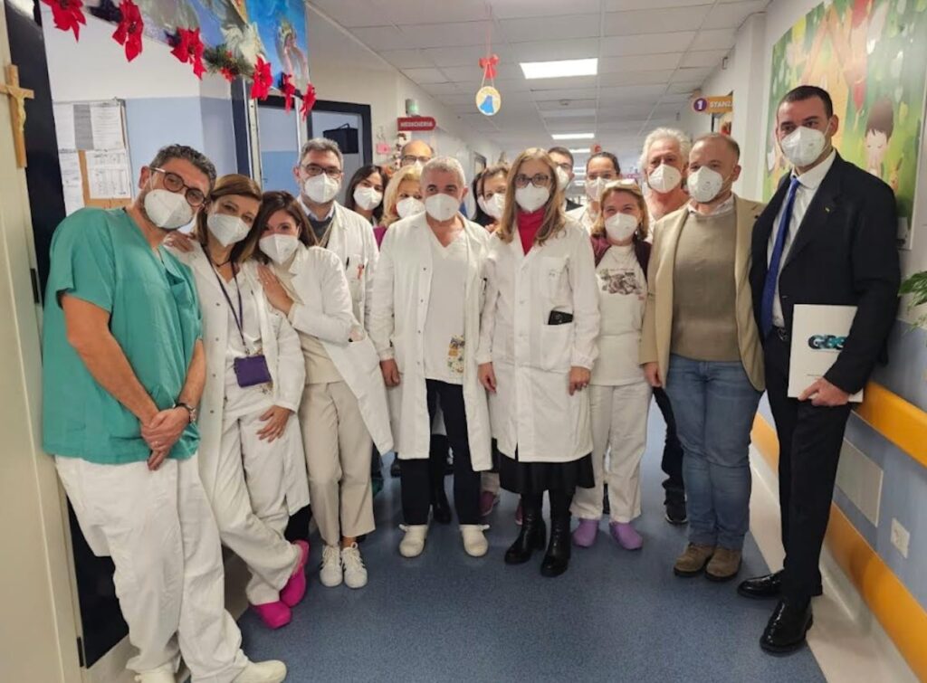 All’Ospedale San Giovanni di Dio Ruggi d’Aragona di Salerno donato un ecografo di ultima generazione