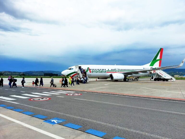 Cancellati i voli Aeroitalia Ancona Napoli e ritorno, ai passeggeri 250 euro