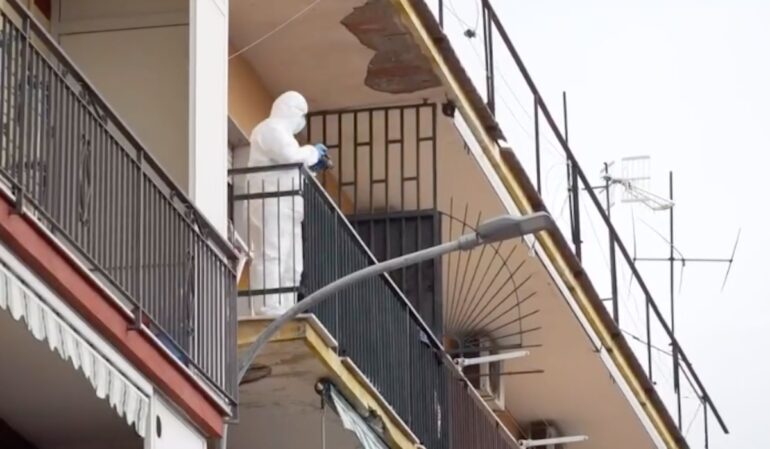 Caivano, bimba caduta dal balcone: migliora ma resta in ospedale