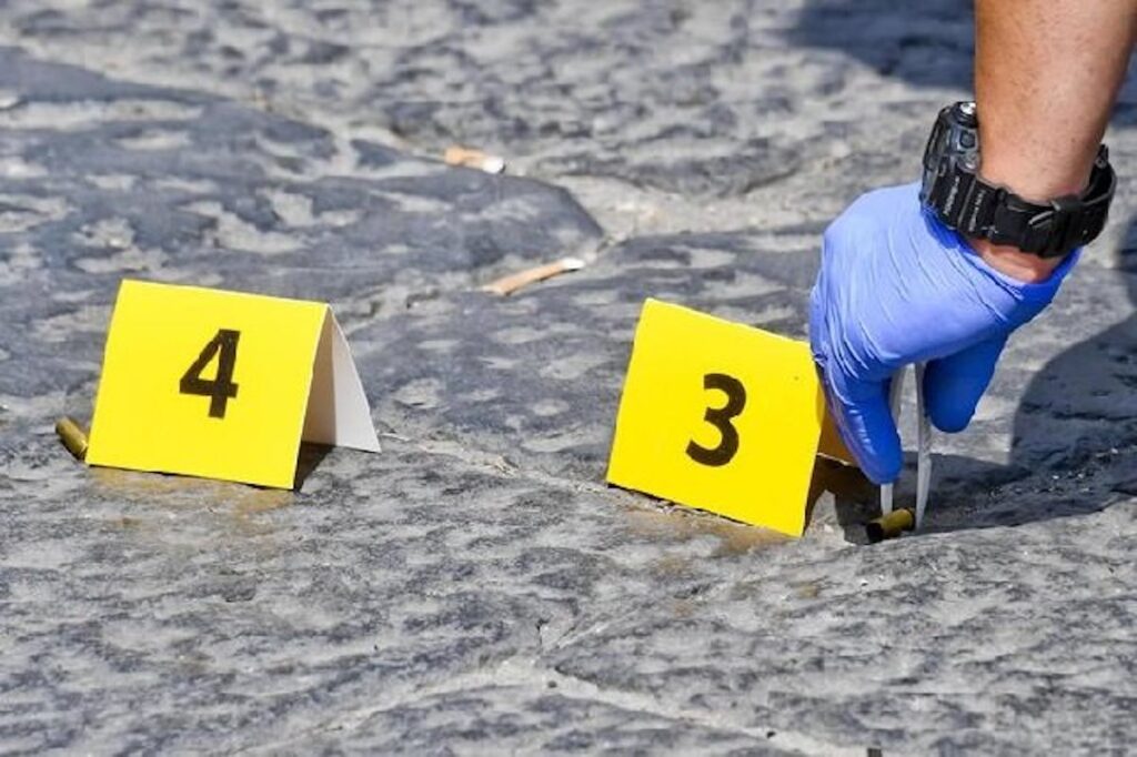 Afragola, stesa in pieno giorno a due passi dal Municipio