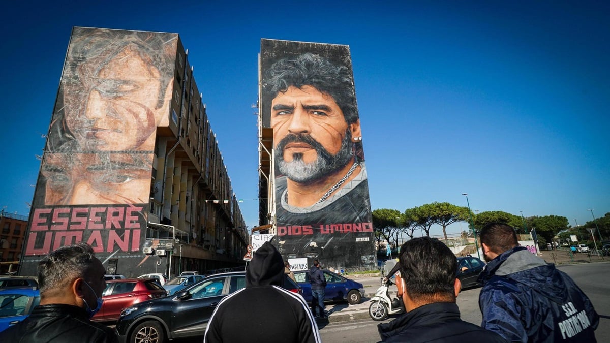 Nuove case per gli abitanti del ‘Bronx’ di Napoli, sos per il murales di Maradona
