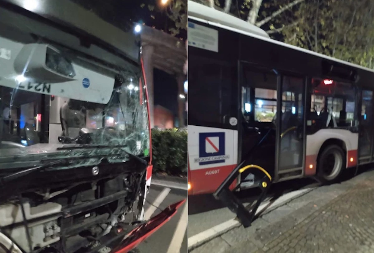 Napoli, autobus finisce fuori strada: feriti conducente e passeggera
