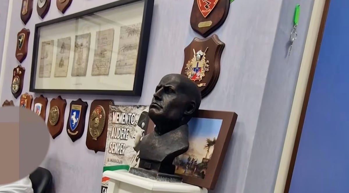 Napoli, busto Mussolini al Cardarelli. Borrelli (Avs): “E’ lì dal 2019”