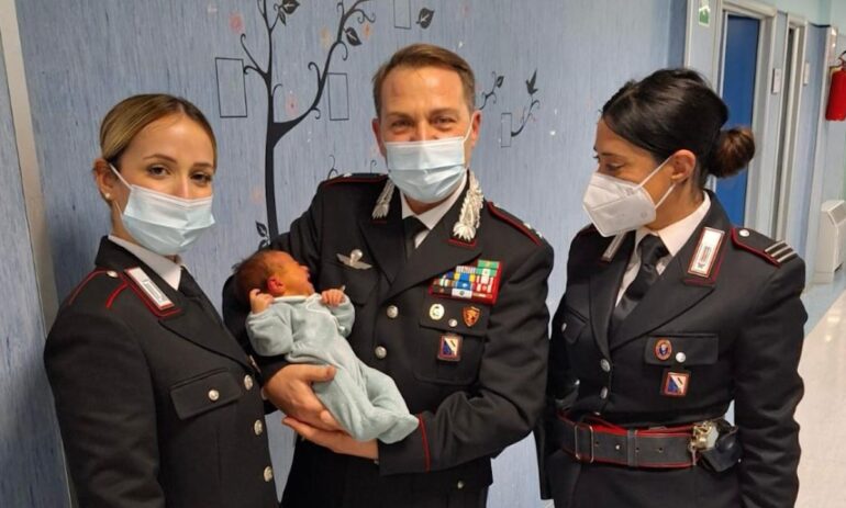 Aversa, carabinieri “Befana” portano doni ai bambini dell’ospedale Moscati