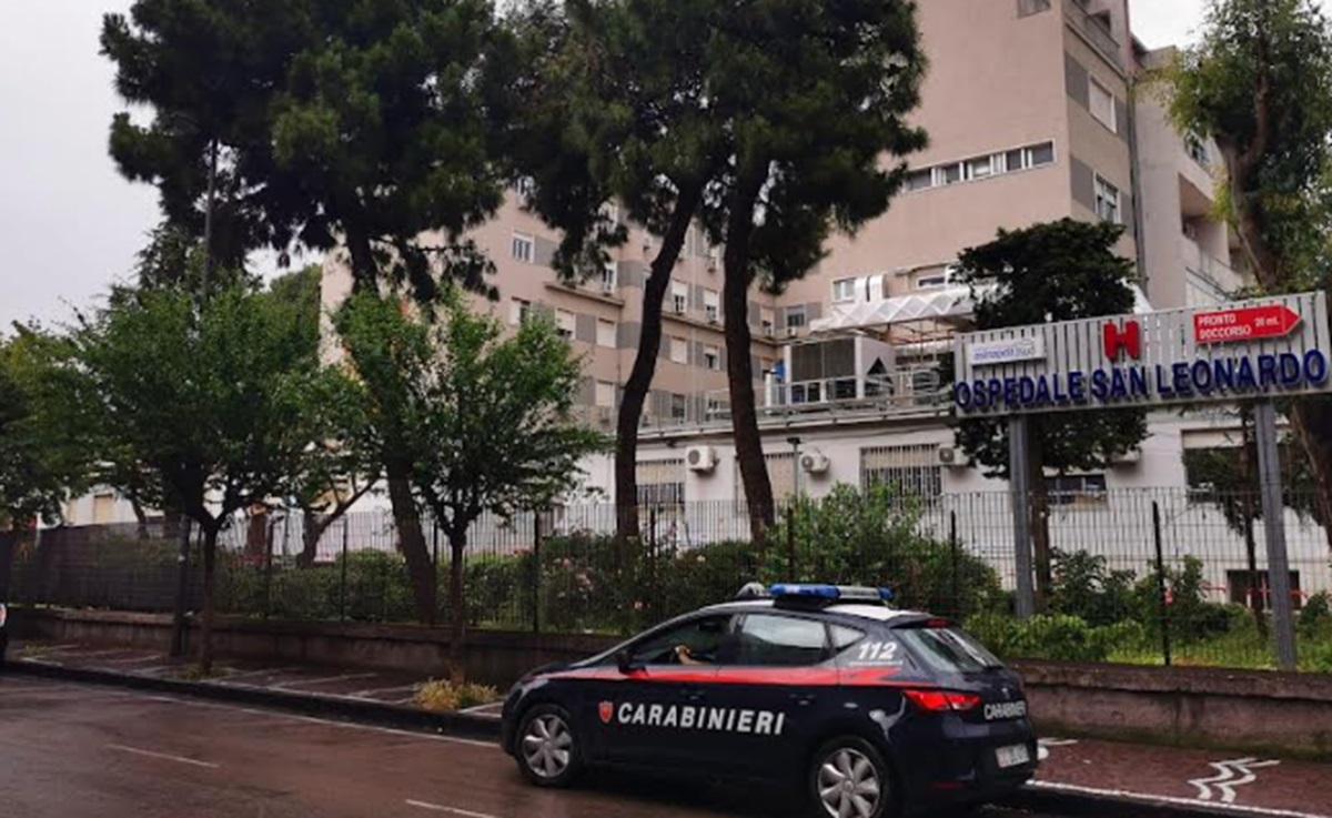 Castellammare: madre ricoverata per violenze, figlio 16enne minaccia di darsi fuoco. Salvato dai carabinieri