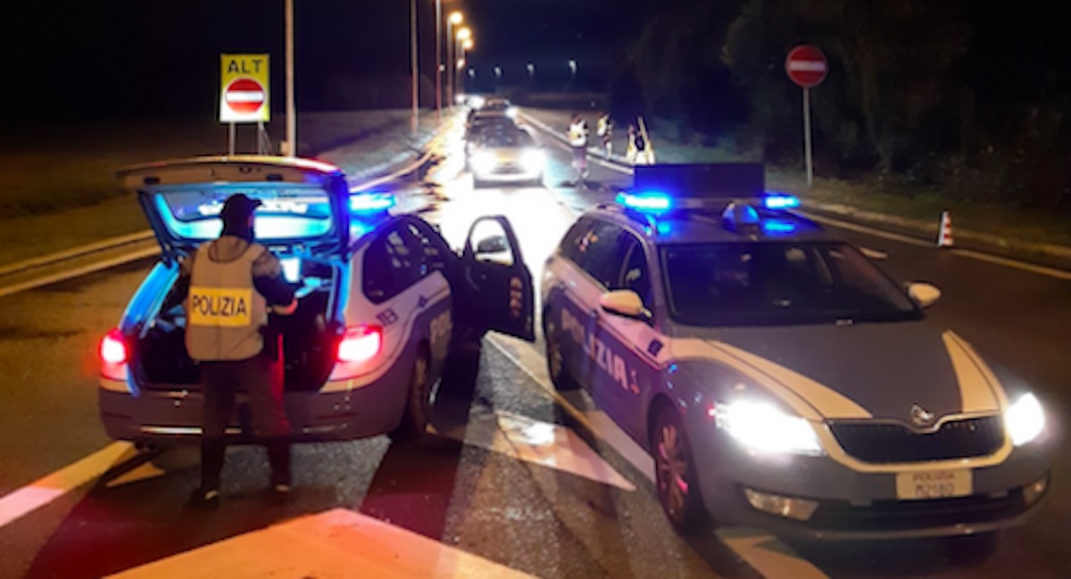Arrestato a Napoli ladro auto bloccato nel traffico