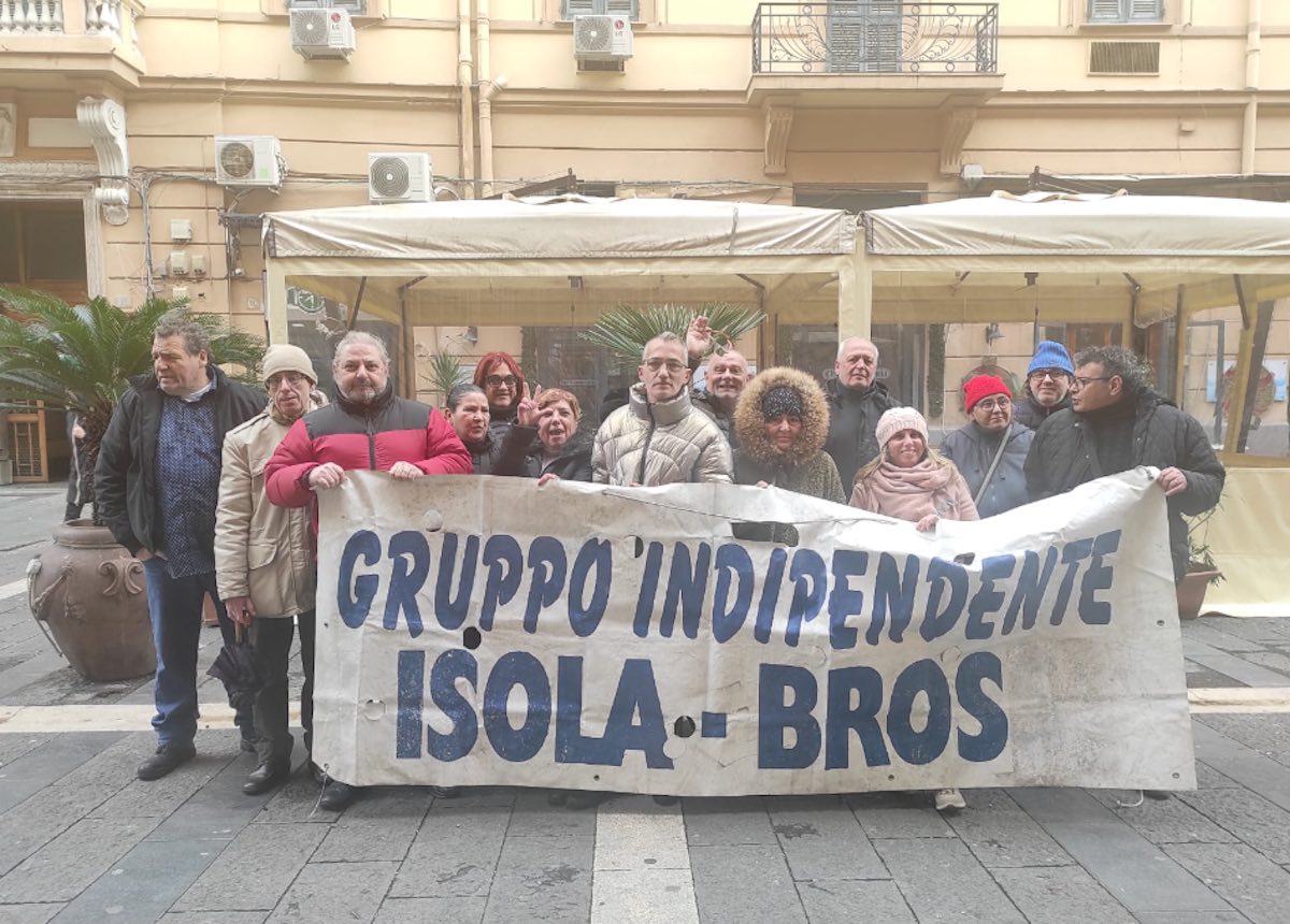 I disoccupati del Bros Indipendente chiedono soluzioni alla Regione Campania