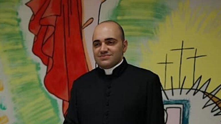 Reggio Calabria, prete aggredito dopo la messa: aveva invitato i fedeli a fare le condoglianze fuori alla chiesa