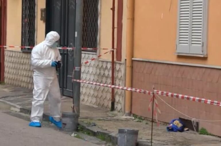 Bimba caduta a Caivano: la Procura valuta la posizione dei genitori