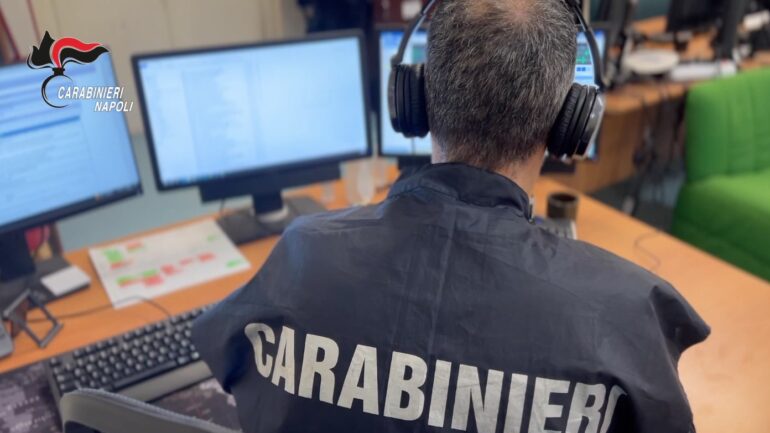 Napoli, la camorra riciclava in abbigliamento di marca e ristoranti: 25 misure cautelari