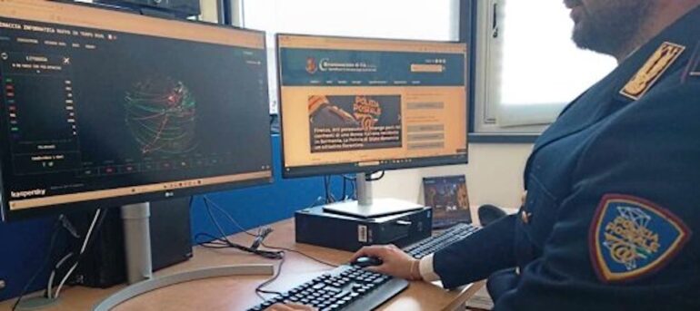 Napoli, sgominata la banda delle truffe delle polizze assicurative delle poste