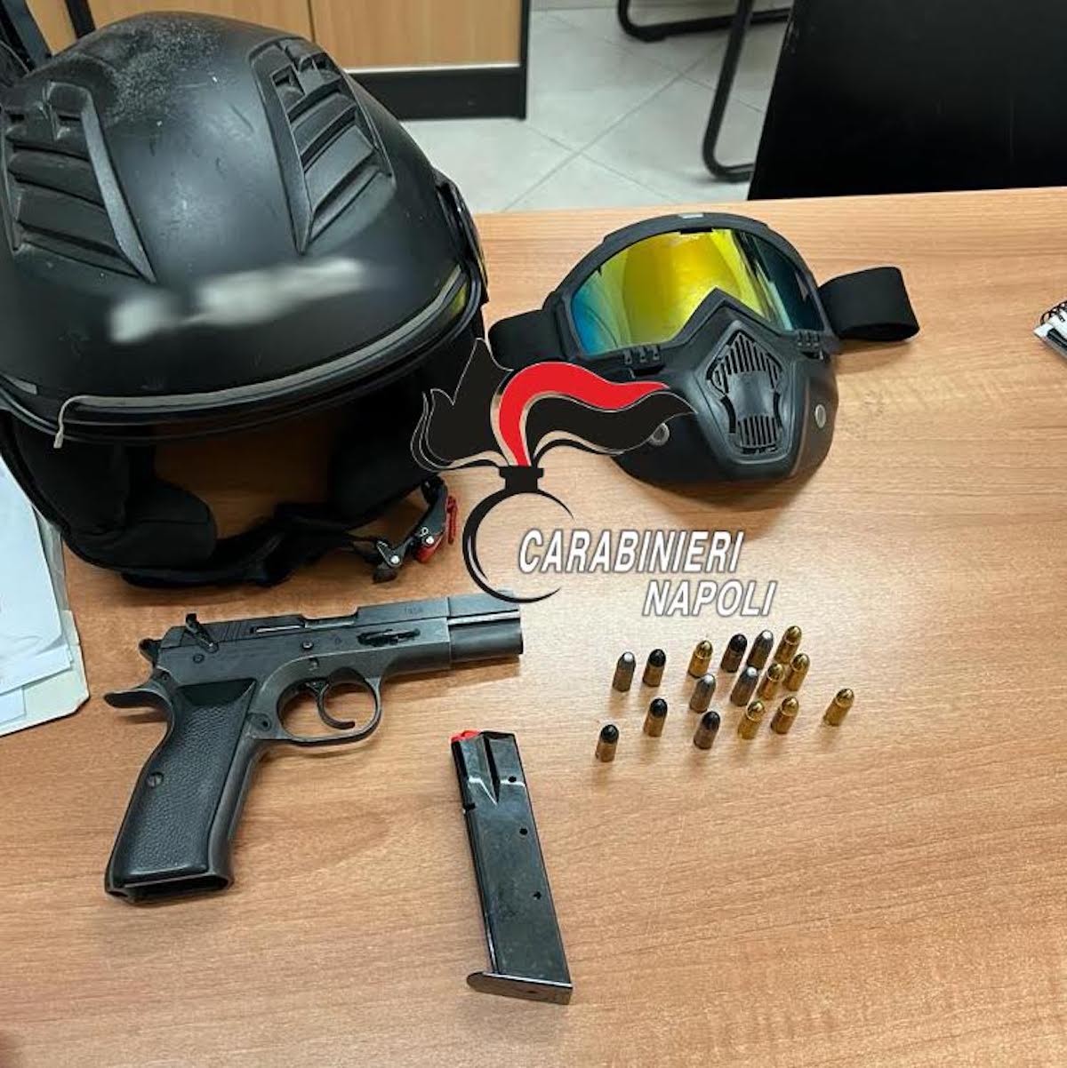 Napoli: arrestato in casa con pistola, in carcere per detenzione illegali.