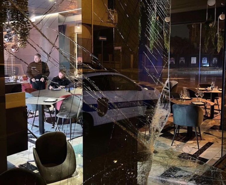 Frattamaggiore, “Non ne possiamo più”, il grido di allarme dei titolari del ristoranti dopo il furto e i danni