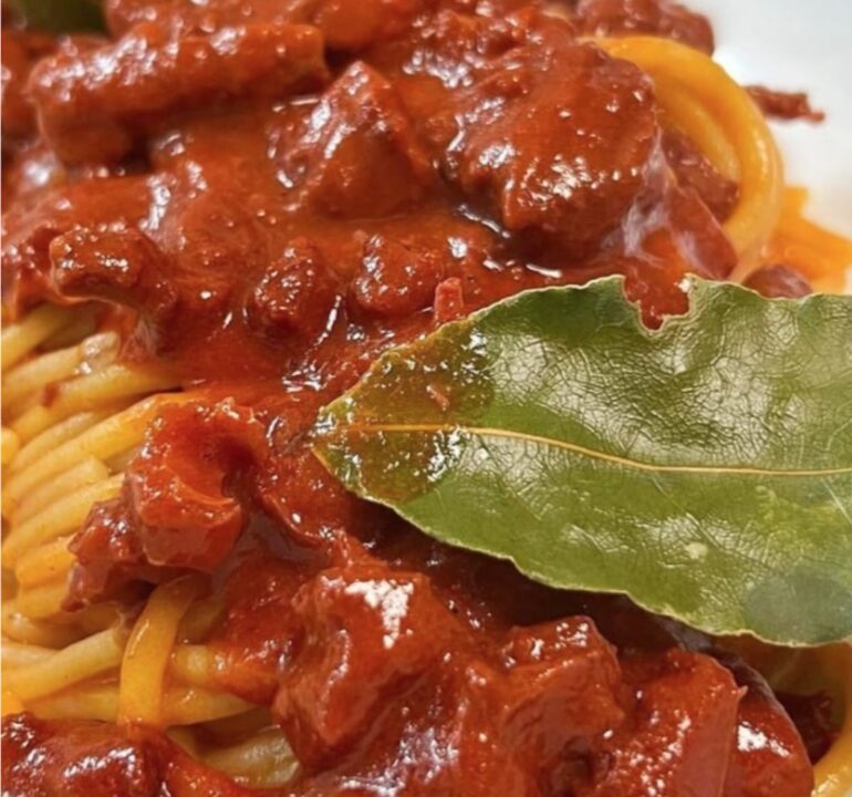 Chef Muscariello e il suo “soffritto napoletano”: del maiale non si butta niente