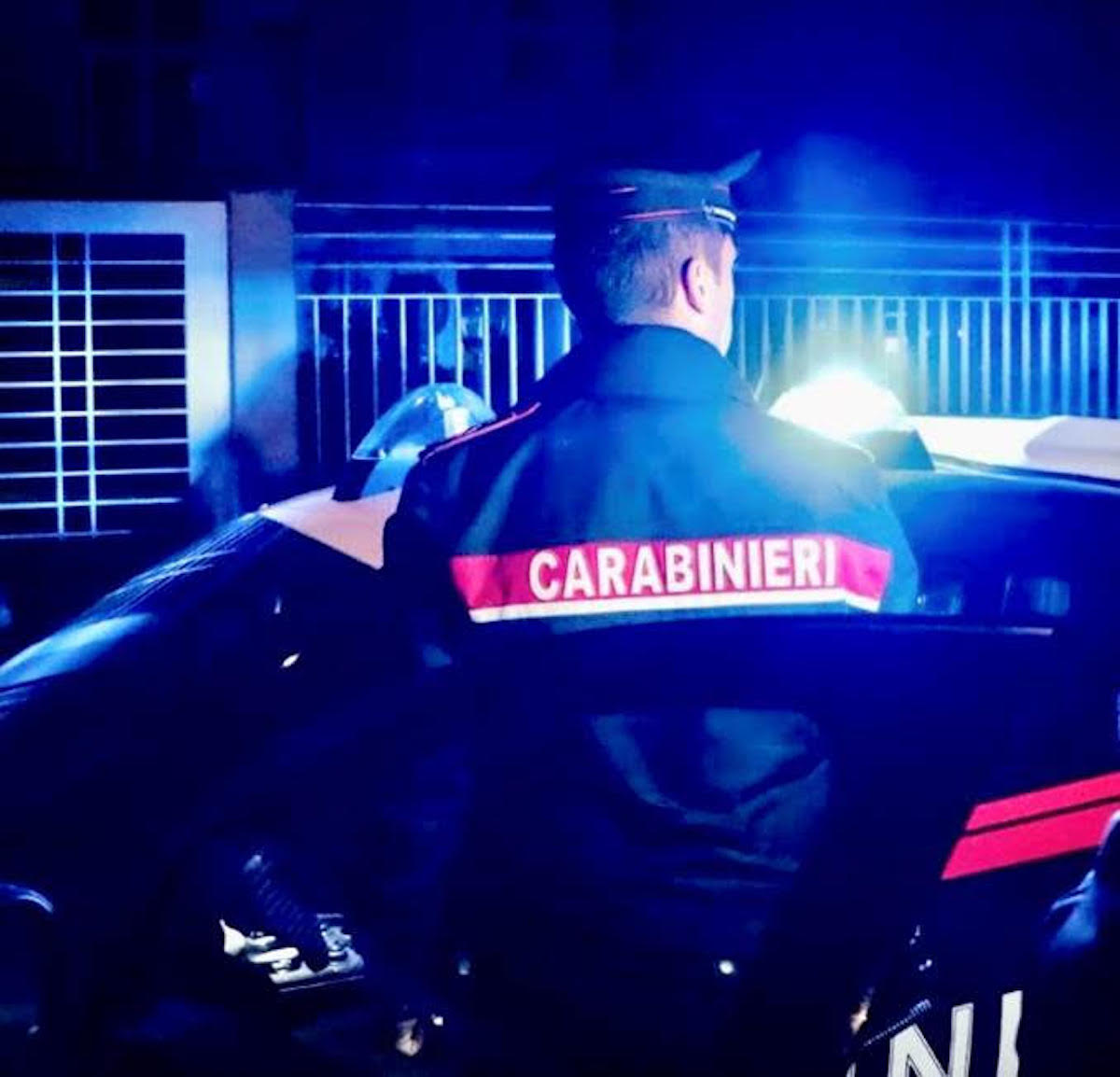 Aversa, 24enne evade dai domiciliari e viene bloccato dai carabinieri dopo folle inseguimento