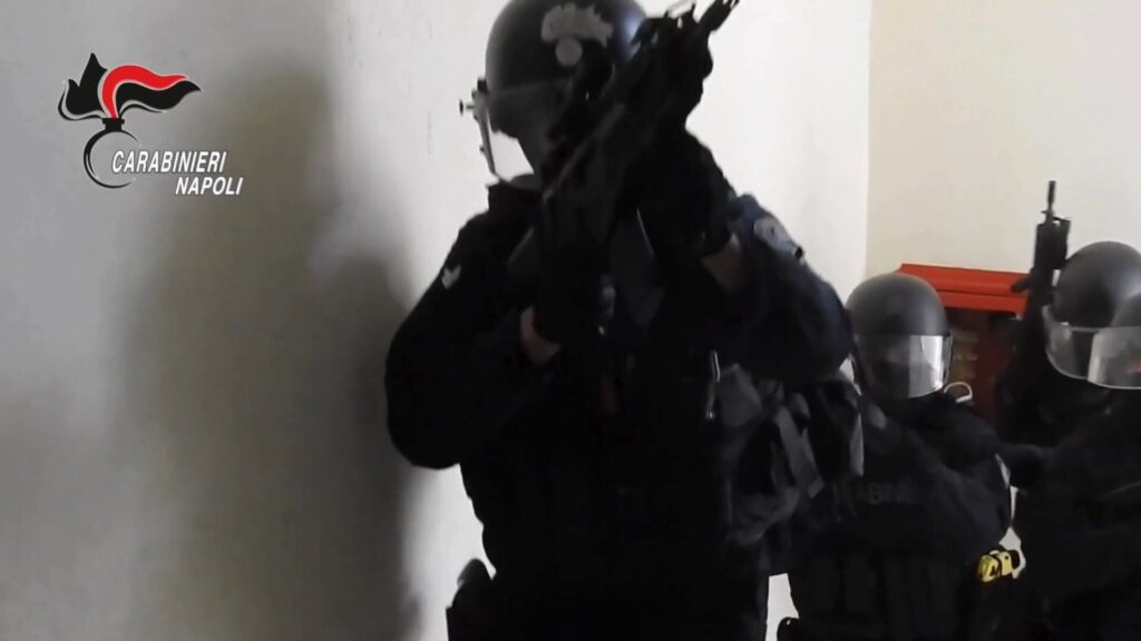 Blitz anticamorra tra Caivano, Arzano, Frattamaggiore e Frattaminore: 13 arresti