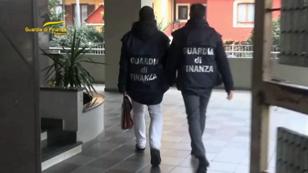 Salerno, i locali della movida usati per riciclare: 6 arrestati e 11 attività sequestrate