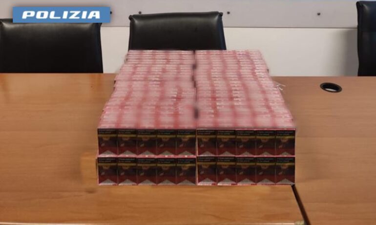Napoli, contrabbandiere bloccato dalla polizia in tangenziale