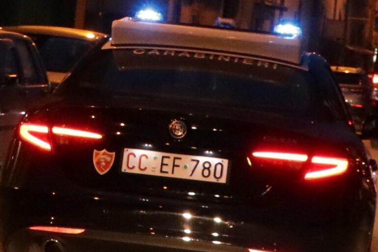 Napoli: 21enne di Chiaiano arrestato dopo furto d’auto e folle fuga