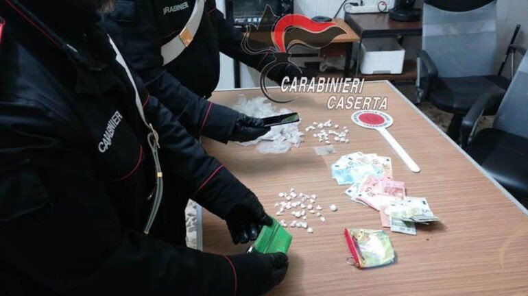 Due pusher arrestati a Capodrise dopo un rocambolesco inseguimento