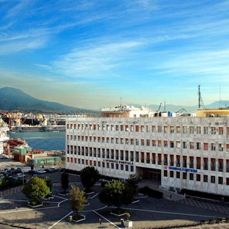 Corruzione in Capitaneria di Porto: arresti e interdizioni a Napoli