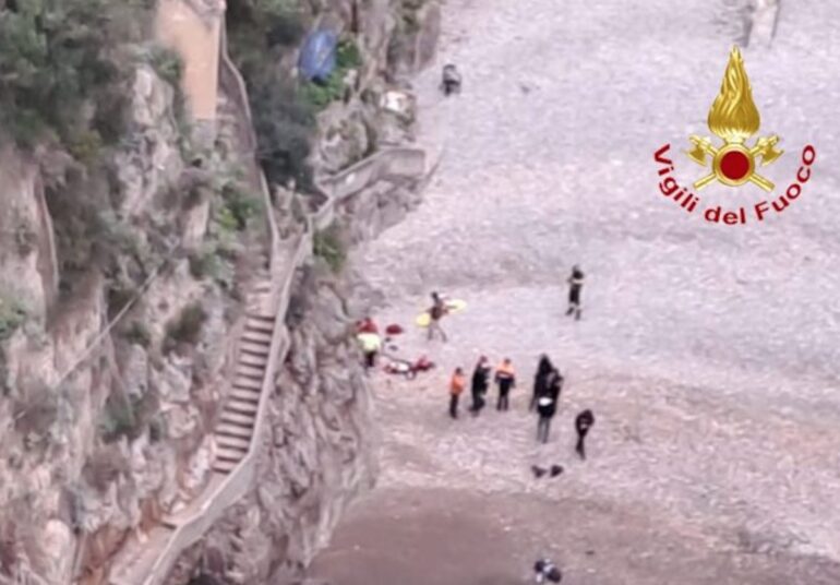 Furore, turista americano ferito mentre fa Parapendio