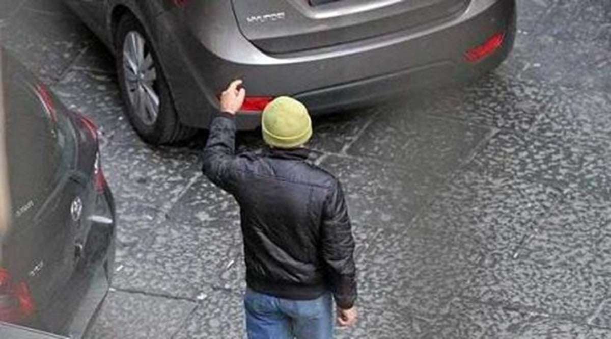 Quattro parcheggiatori abusivi fermati a Salerno, l’appello del questore: “Segnalate”