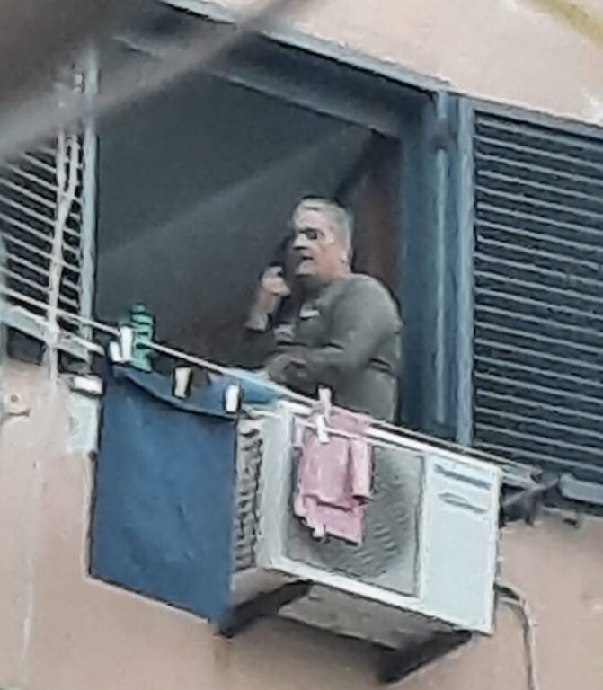 Napoli, l’ex guardia giurata ha ucciso la moglie con 40 coltellate