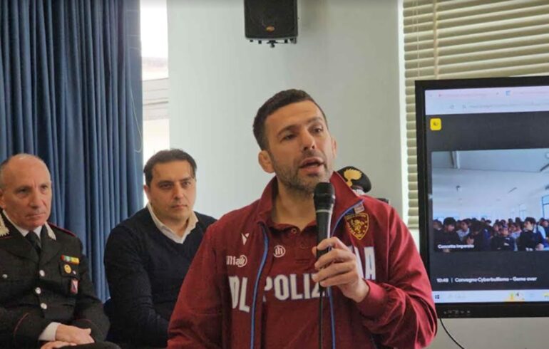 Il campione olimpionico Pino Maddaloni incontra gli studenti di Ercolano