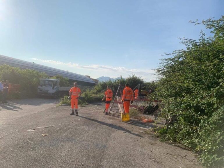 Casavatore, circumvallazione esterna: dopo la bonifica riapre finalmente lo svincolo in via Taverna Rossa