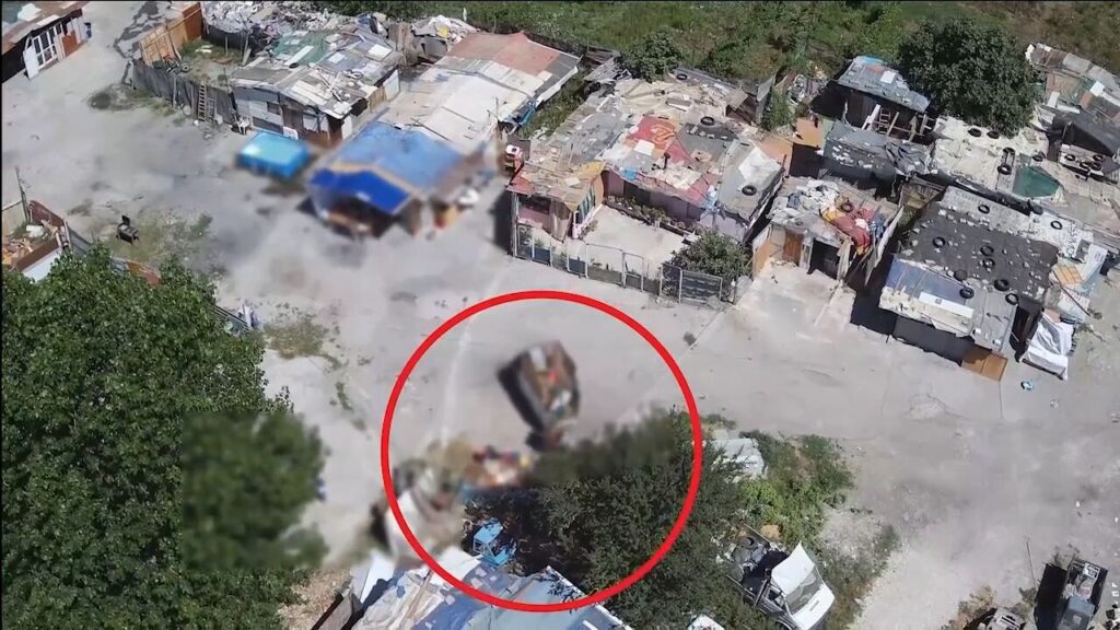 Scampia: roghi tossici nel campo rom, quattro arresti. Bruciavano rifiuti per privati e aziende