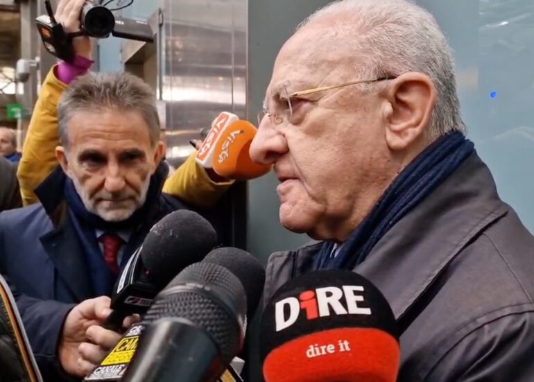 De Luca:  “La Campania ha investito 1 miliardo e 300 milioni di euro per nuovi treni”
