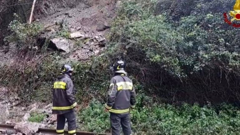 Sopralluogo ad Ariano per la frana sulla linea Foggia-Napoli