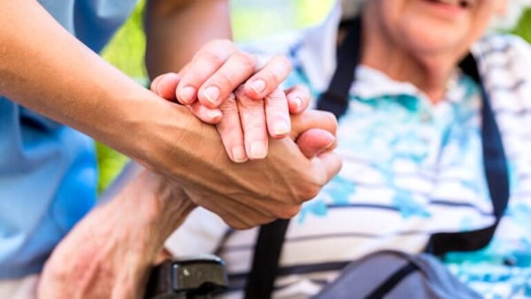 Prestazioni socio sanitarie: tutto quello che c’è da sapere sulle cure e l’assistenza domiciliari