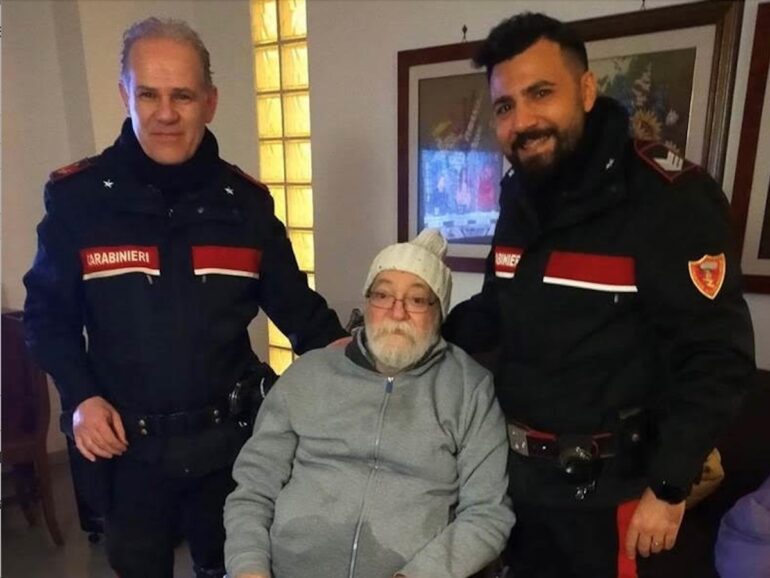 Aversa, carabinieri aiutano anziana che non riesce ad aiutare il marito malato