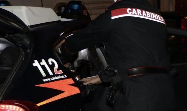 Sant’Antimo, minaccia di morte la ex compagna e si presenta sotto casa sua: arrestato