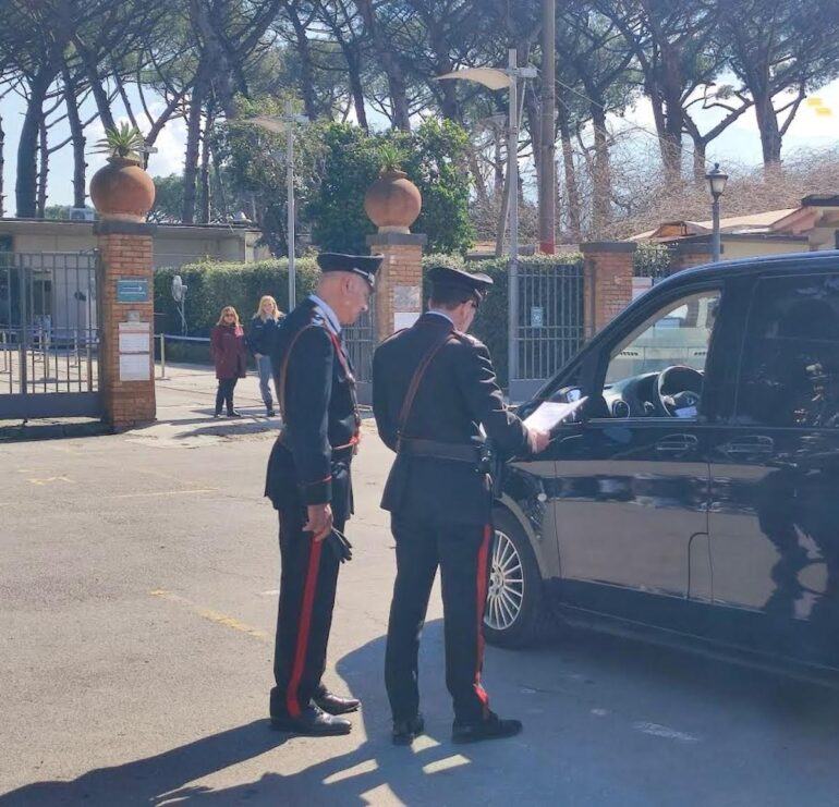 Pompei, carabiniere libero dal servizio ferma tre ladri in un hotel