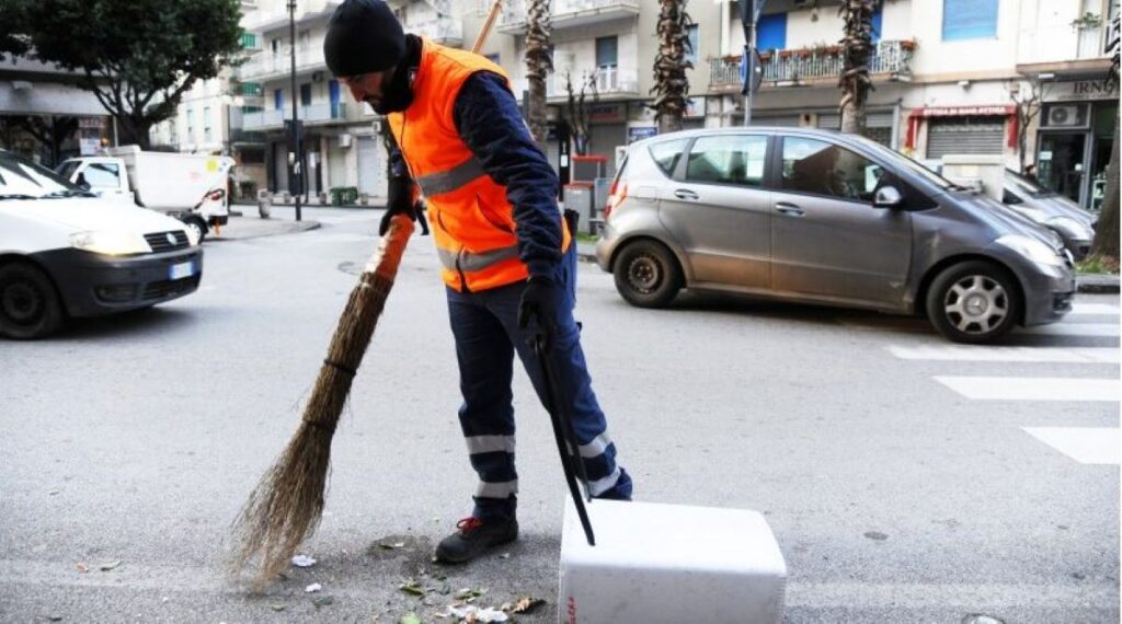 1500 ex dipendenti del Consorzio Salerno Pulita senza TFR da oltre 5 anni