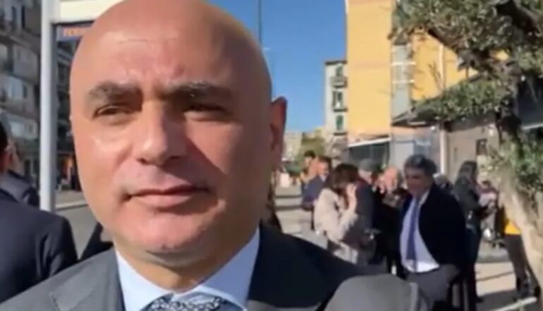 Gianni Forte dopo le rapine riapre il punto gioco e chiede un “decreto Barra” come Caivano