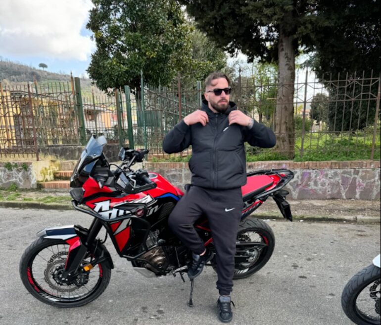 Si schianta con la moto a Monterusciello: muore 28enne di Quarto